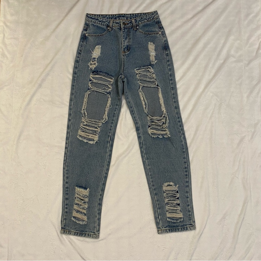 straight leg distressed jeans size small